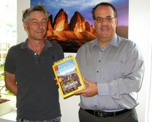 Il fotografo Georg Tappeiner con l'assessore Pichler Rolle