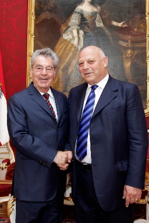 Il presidente Durnwalder nella Hofburg con il presidente Fischer. Foto: HBF/Peter Lechner.