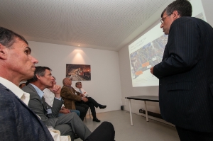 L'ad Zurlo illustra lo stato dei lavori all'infopoint di Fortezza