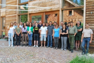 I partecipanti al primo corso di pedagogia forestale presso la Scuola Forestale Latemar