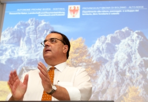 Meno burocrazia con la riforma urbanistica: l'assessore provinciale Elmar Pichler Rolle