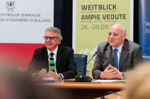 Ampie vedute: il presidente Luis Durnwalder e l'assessore Roberto Bizzo presentano la seconda edizione dell'Innovation Festival