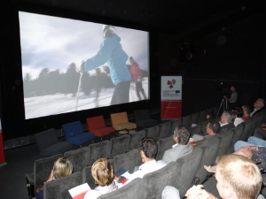 Il presidente Euregio Durnwalder presenta filmato Euregio per la sicurezza sugli sci "Ski - fun & safe".(Foto: USP/Armin Gluderer)