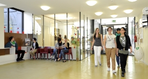 L'entrata della Scuola "Levinas" di Bolzano