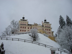 Un'immagine invernale di Castel Wolsthurn