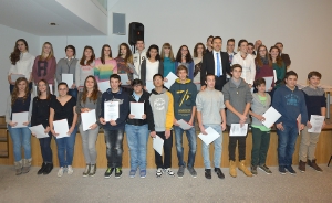 Foto di gruppo di alcuni degli studenti premiati