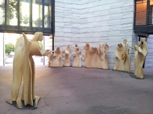 Grande presepe collocato all'entrata del Palazzo provinciale II davanti alla stazione ferroviaria