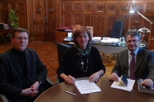 L'assessore Kasslatter Mur al Ministero con il Capo di gabinetto Fiorentino (a destra) e l'intendente scolastico Peter Höllrigl