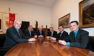 Durnwalder con i presidenti dei Comprensori e del Consorzio dei Comuni (Foto SerCom/ohn)