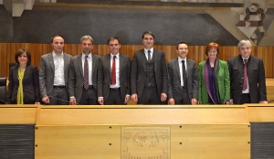 La nuova Giunta provinciale, da sin.: Waltraud Deeg, Philipp Achammer, Arnold Schuler, Richard Theiner, Arno Kompatscher, Christian Tommasini, Martha Stocker e Florian Mussner