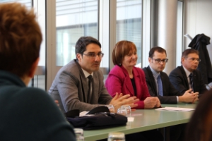 Il Presidente Arno Kompatscher e l'assessore Martha Stocker durante il faccia a faccia sulla crisi SunEdison