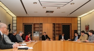 Prossimi passi per la banda larga: Kompatscher e Deeg nel vertice con Provincia, Comuni, RAS e Informatica Alto Adige (Foto: SerCom/ohn)