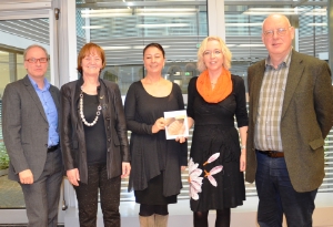 Presentata dall’assessora provinciale alla sanità ed alle politiche sociali, Martha Stocker, la guida sul tema “Disturbi psichici in gravidanza e durante l’allattamento”