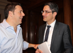 Il presidente Kompatscher con il premier Renzi dopo l'incontro a Palazzo Chigi