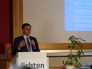 L'assessore provinciale Richard Theiner ha aperto i lavori del III Forum dell'acqua