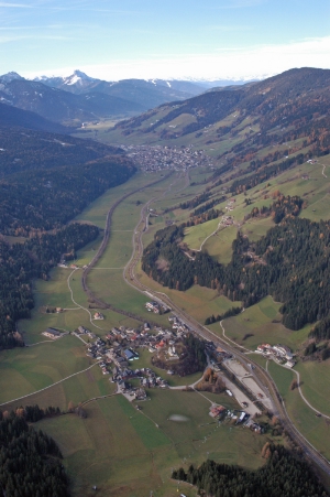 Il bacino imbrifero della Drava in Alto Adige (davanti: Versciaco, dietro: San Candido)