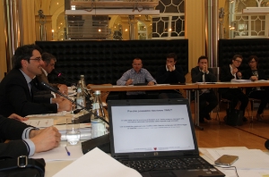 Obiettivi equità, sgravi fiscali, chiarezza: il presidente Kompatscher al vertice sul ddl sull'IMI con le parti sociali (Foto: SerCom/chr)