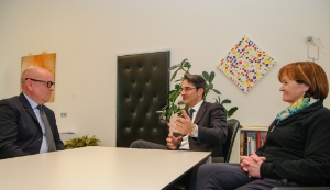 Di bilinguismo all'INPS hanno discusso il direttore regionale Zanotelli, il presidente Kompatscher e l'assessora Stocker (Foto: SerCom/ohn)