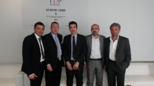 L'assessore Arnold Schuler con il ministro Maurizio Martina nel corso di Vinitaly a Verona