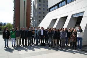 Foto di gruppo della Consulta degli studenti con l'assessore Achammer