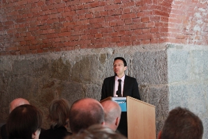 Volume sulle opere pubbliche commissionate dalla Provincia 2009-2013 presentato al Forte di Fortezza dall'assessore provinciale ai lavori pubblici Christian Tommasini (Foto: Dipartimento lavori pubblici)