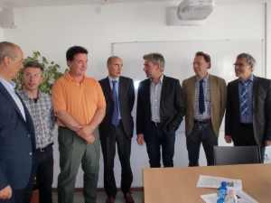 Il gruppo di lavoro (da sx): Pazeller (Alto Adige), Rigotti (Trentino), Adamo (Aosta), Miniussi (Friuli-Venezia Giulia), l'assessore Schuler, Moosmann (Tirolo), Dippold (Baviera) - (Foto: USP/Maja Clara)