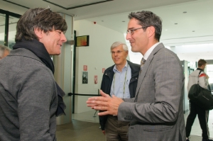 Kompatscher con il ct Low all'aeroporto. Foto: USP/ohn.