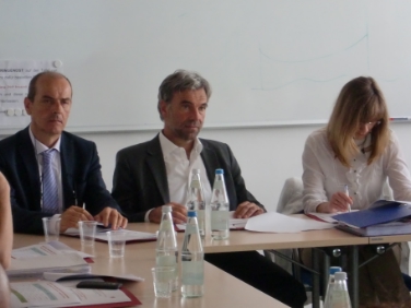 Programma Sviluppo Rurale: approvato rendiconto 2007-2013. Ass. Schuler (centro) con Fanni Keresztes, rappresentante Commissione UE, e dir. Rip.Pazeller.(Foto: USP/René Tumler)