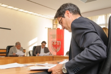 Sostegno a 83 progetti di volontariato: riunione con il presidente Kompatscher. Foto: USP/ohn.
