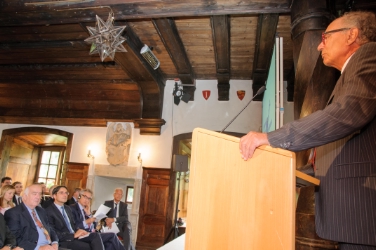 Il convegno è promosso da Provincia e Südtiroler Bildungszentrum (a destra il suo presidente Otto Saurer). Foto: USP/ohn.