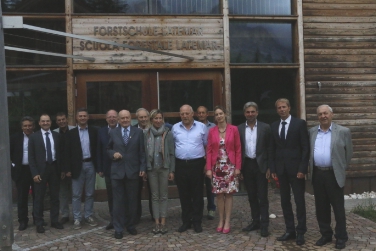 L'assessore Schuler con il nuovo CdA e quello uscente (Foto USP/Maja Clara)