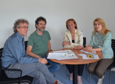 L'assessora Stocker nel corso dell'incontro informativo presso il Distretto sociale di Bolzano