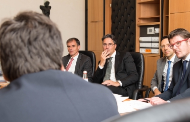 Kompatcher (al centro), Theiner e Tommasini ascoltano proposte e richieste avanzate durante l'incontro
