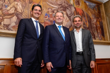 Incontro a Bressanone: il presidente Kompatscher, il ministro austriaco Rupprechter e l'assessore Schuler