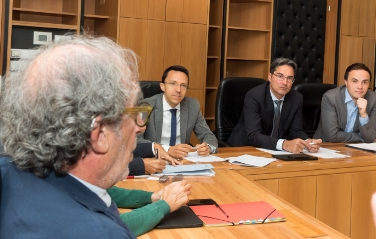 Rivedere il sistema di sostegno alle case editrici: Tommasini, Kompatscher e Achammer durante l'incontro con i vertici della categoria