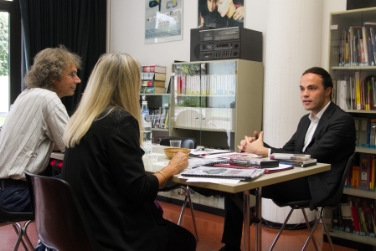 L'assessore Achammer in visita alla Scuola ZeLig di Bolzano