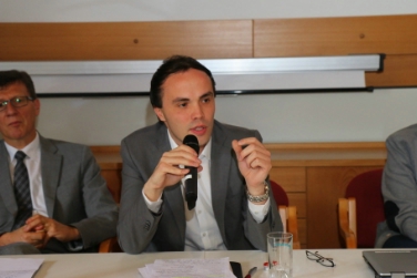 L'assessore provinciale Philipp Achammer nel corso dell'incontro