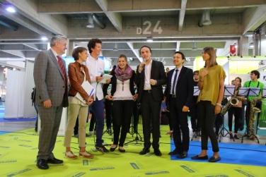 Hanno inaugurato "Futurum 2014": l'ass. F.Mussner (sx), e gli assessori P.Achammer (3. da dx) e C. Tommasini (2. da dx) - Foto: USP/I.Dejaco)