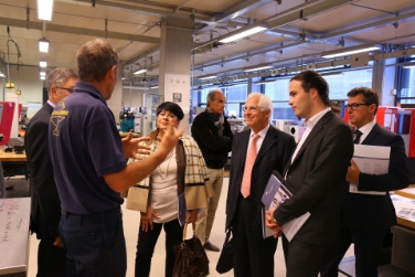 Grande interesse per il sistema duale a Bolzano durante la visita alla scuola professionale di via Roma