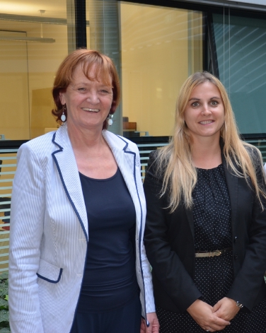 Assessora provinciale pari opportunità Stocker (sx) e presidente Commissione provinciale pari opportunità Oberhammer: Giornata internazionale delle Bambine 11.10, necessario sostenerle (FOTO: USP/M.Ebert)