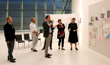 L'assessore Phillip Achammer nel corso della presentazione dei risultati emersi dalla "Giornata del Contemporaneo" tenutasi al Museion