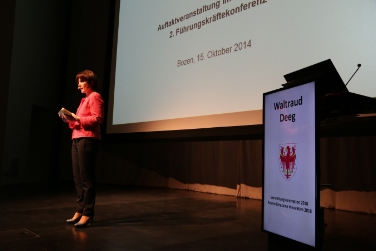 Innovazione amministrativa 2018: l'assessore Waltraud Deeg lancia il progetto durante la Conferenza dei dirigenti provinciali