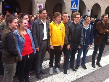 Kompatscher con i giovani dell'Euregio al Brennero