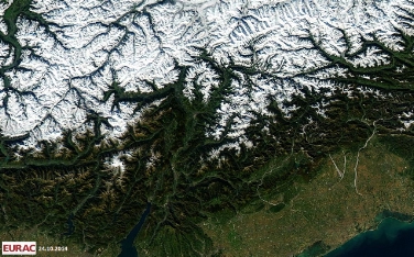 Dal satellite le montagne innevate dopo l'anticipo di inverno della scorsa settimana. Foto USP/Eurac
