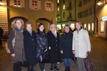 L'assessora Stocker con le promotrici del progetto in piazza del Grano a Bolzano