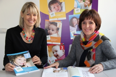 La responsabile del progetto Gudrun Schmid e l'assessora alla famiglia Waltraud Deeg - Foto:USP/jw