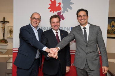 Tanti progetti nel 2015 dell'Euregio: i presidenti Rossi, Platter e Kompatscher fanno squadra (Foto Land Tirol/Berger)
