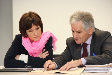 Trattative con i sindacati: l'assessore Waltraud Deeg e il direttore della Ripartizione personale Engelbert Schaller