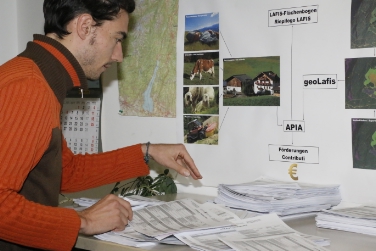 L'ass. Schuler a Roma si è espresso contro la gestione centralizzata dei fascicoli aziendali. Nella foto, Christian Pichler del Sistema informatico geografico della Ripartizione Agricoltura (Foto: USP/M.Clara)