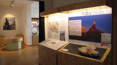 Al Centro visite del Parco naturale Tre Cime, spazio alla rassegna dedicata ai ritrovamenti di fossili nelle Dolomiti